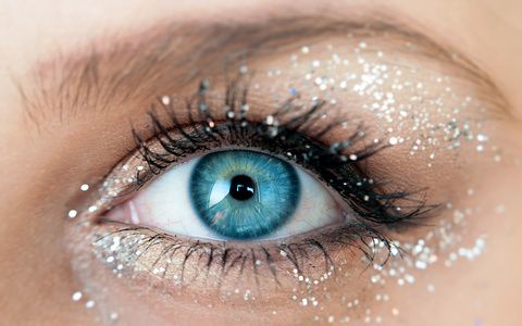Big blue eyes with glitter as make up