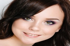 Girl microblanding eyebrows and permanent makeup